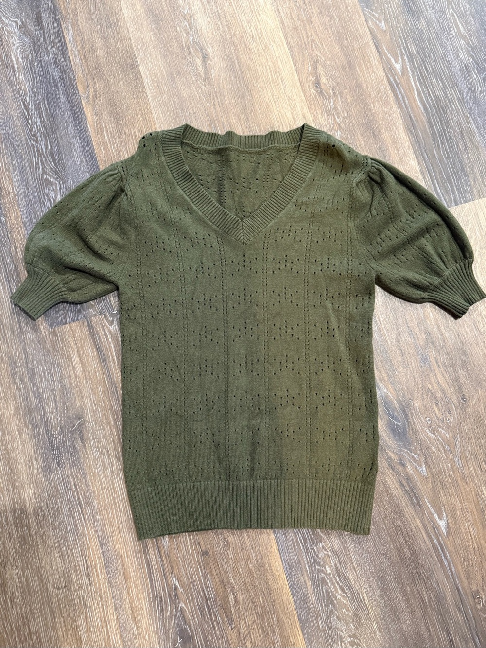 Women's Olive Green V-Neck Short Sleeve Sweater
